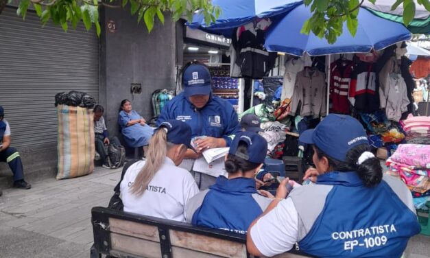 Contratistas de la Alcaldía de Medellín presuntamente habrían hecho campaña política con uniforme institucional en el centro de la ciudad