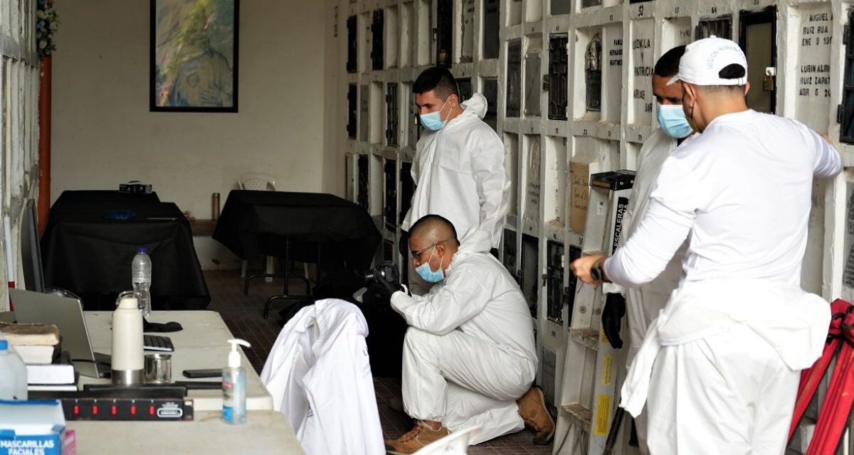 Intervendrán 30 bóvedas con cuerpos no identificados en Copacabana