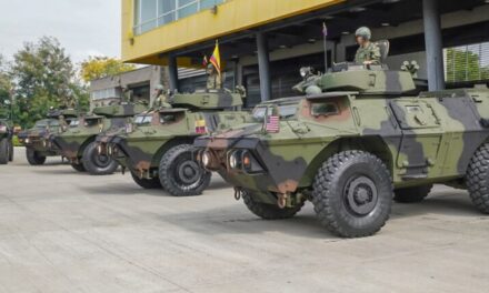 EE. UU. entregó a Colombia 11 vehículos blindados tras reunión entre Petro y Trump