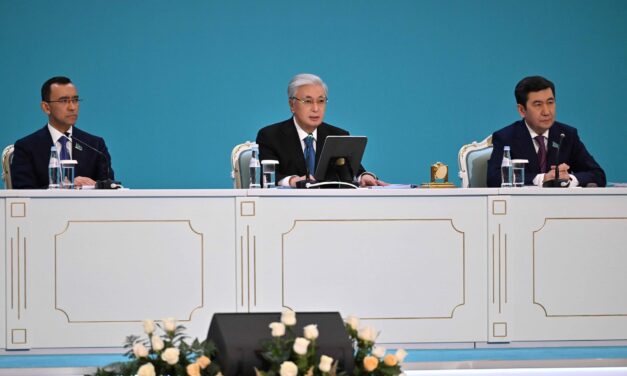 Tokáyev dice que la escalada en Oriente Medio socava las bases de seguridad internacional