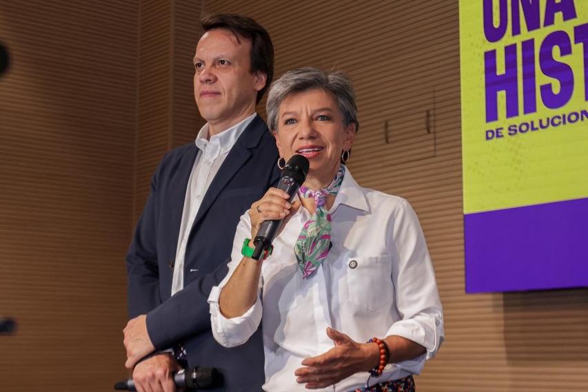 Claudia López oficializa su candidatura presidencial y elige a Leonardo Huerta como fórmula vicepresidencial