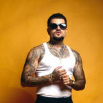 Elkno inicia nueva etapa musical con “Eres más mía que tuya”