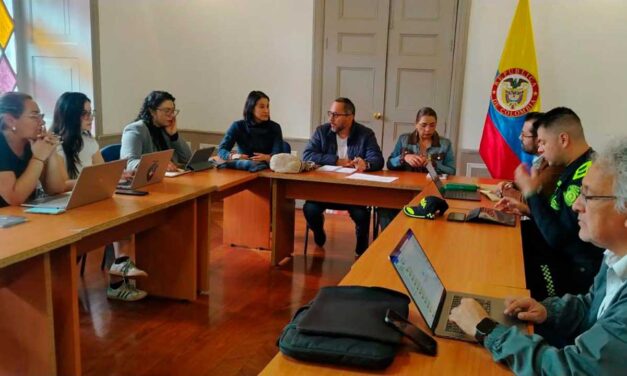 Gobierno impulsa formalización de pequeños mineros y mantiene ofensiva contra la extracción ilícita de oro