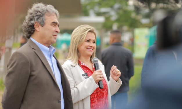 Sergio Fajardo anuncia a Edna Bonilla como su fórmula vicepresidencial