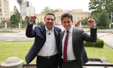 Mauricio Lizcano anuncia a Luis Carlos Reyes como su fórmula vicepresidencial