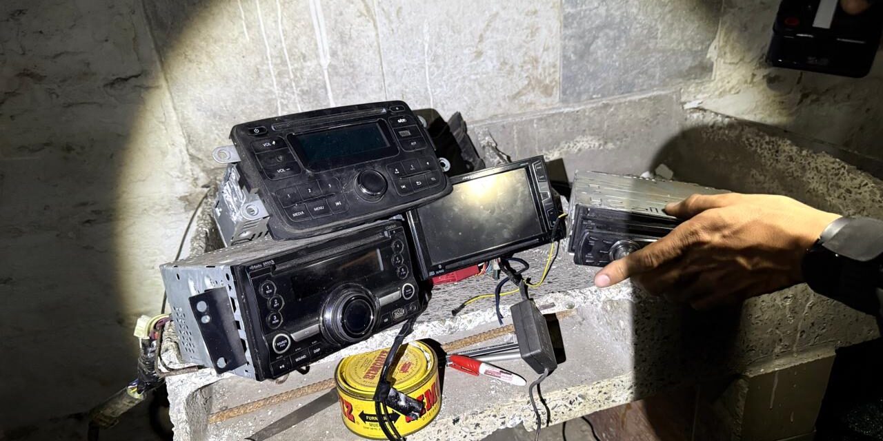 Desmantelan ‘deshuesadero’ de carros que operaba como parqueadero en el centro de Medellín