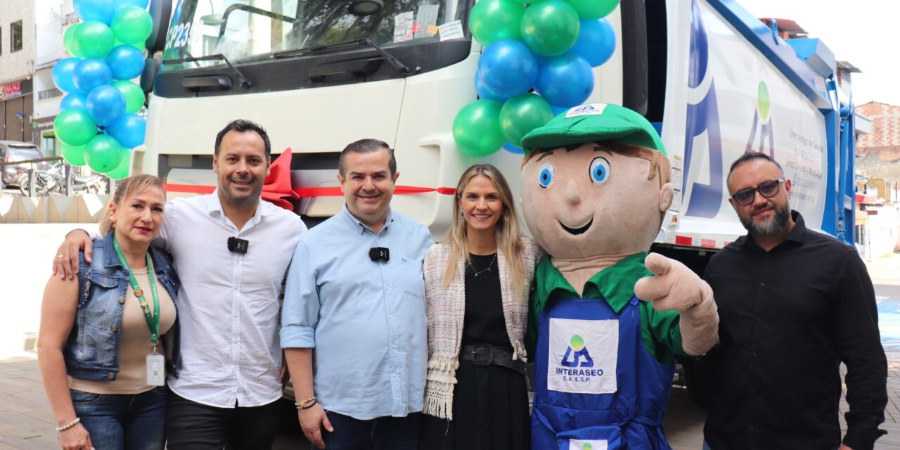 Llega nuevo compactador que mejorará la eficiencia en la recolección de residuos en La Estrella