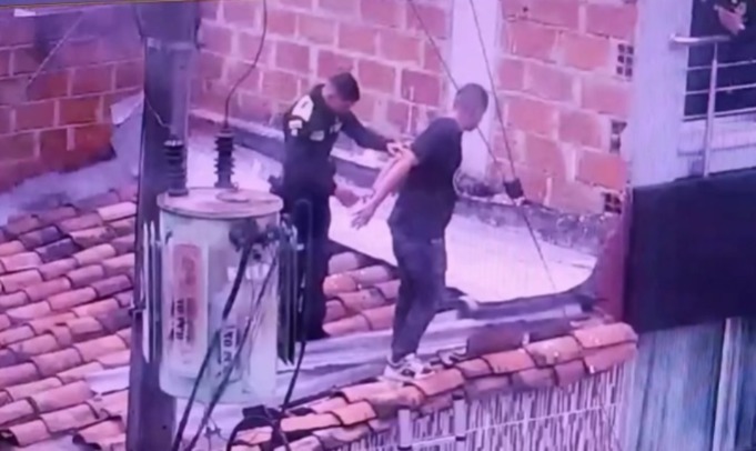 Capturan a joven en techos de Belén con más de 1.300 cigarrillos de marihuana en Medellín
