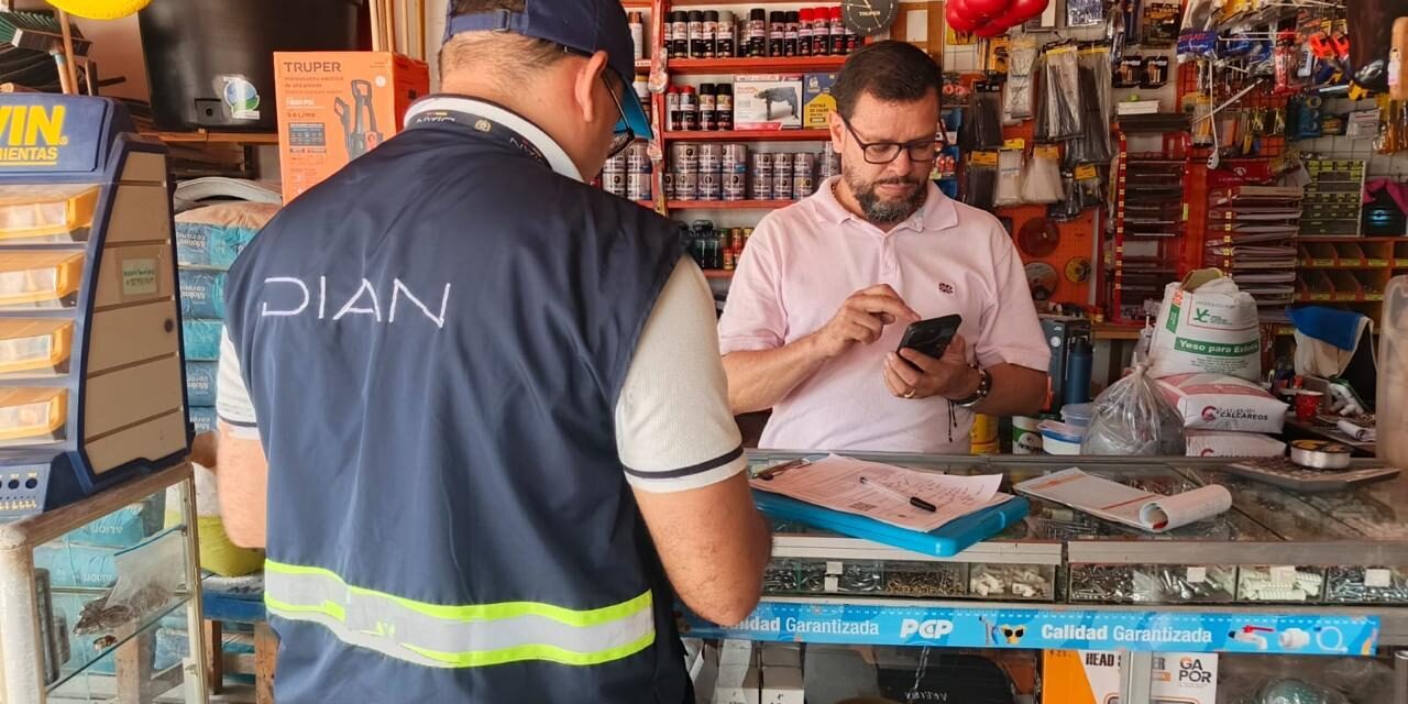 DIAN intensifica control a la facturación electrónica: más de 12.000 contribuyentes verificados en jornada nacional