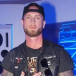 Hijo de Tom Hanks dice estar “atrapado” en Medellín