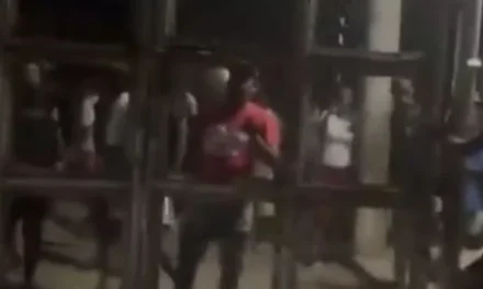 Destruyen urnas y cubículos horas antes de votar: Calamar