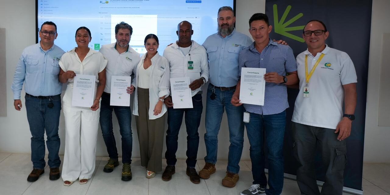 Más de 200 familias del Bajo Cauca se benefician con licencias ambientales para formalización minera