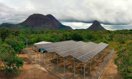 Gobierno destina $350.000 millones para llevar energía solar a comunidades en La Guajira