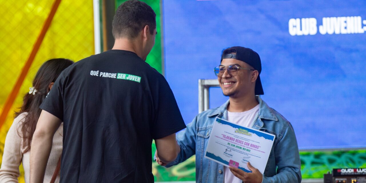 Jóvenes de Medellín podrán acceder a 86 estímulos económicos para fortalecer clubes en territorios priorizados