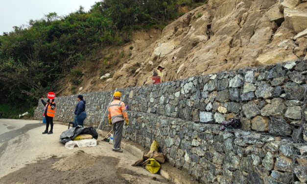 Alcaldía de Bello interviene punto crítico de la vía La Banca para restablecer tránsito seguro hacia San Félix
