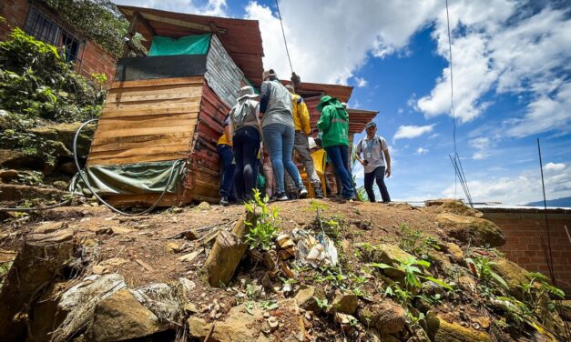 44 familias en alto riesgo en Manrique reciben orientación para evacuación tras emergencia por lluvias