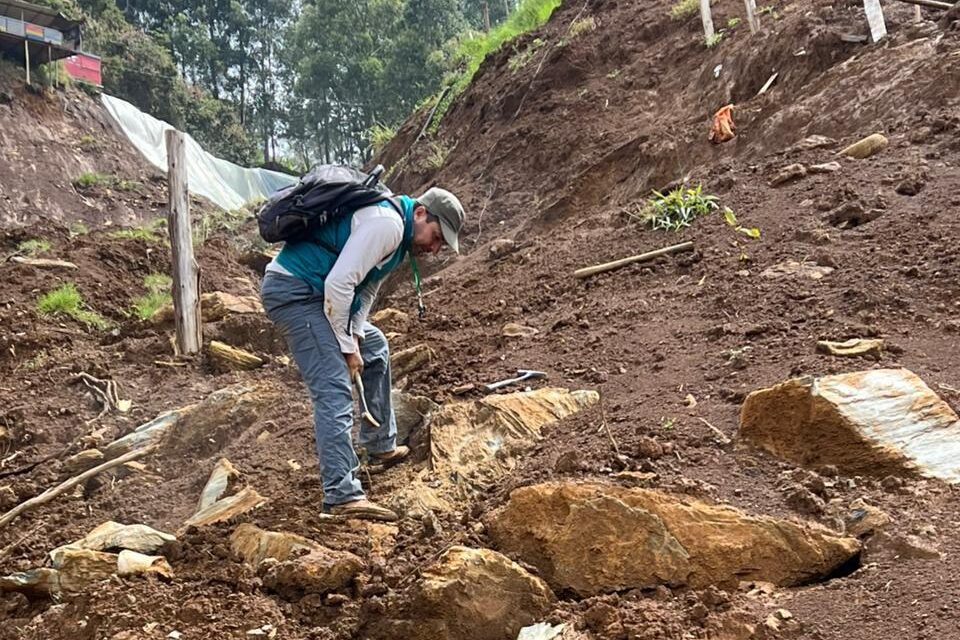 Estudian riesgo de deslizamientos en la ladera oriental de Medellín: proyecto avanza 25%