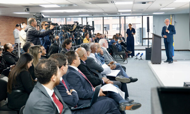 MinSalud afirma que recursos de la salud son suficientes y cuestiona manejo de EPS