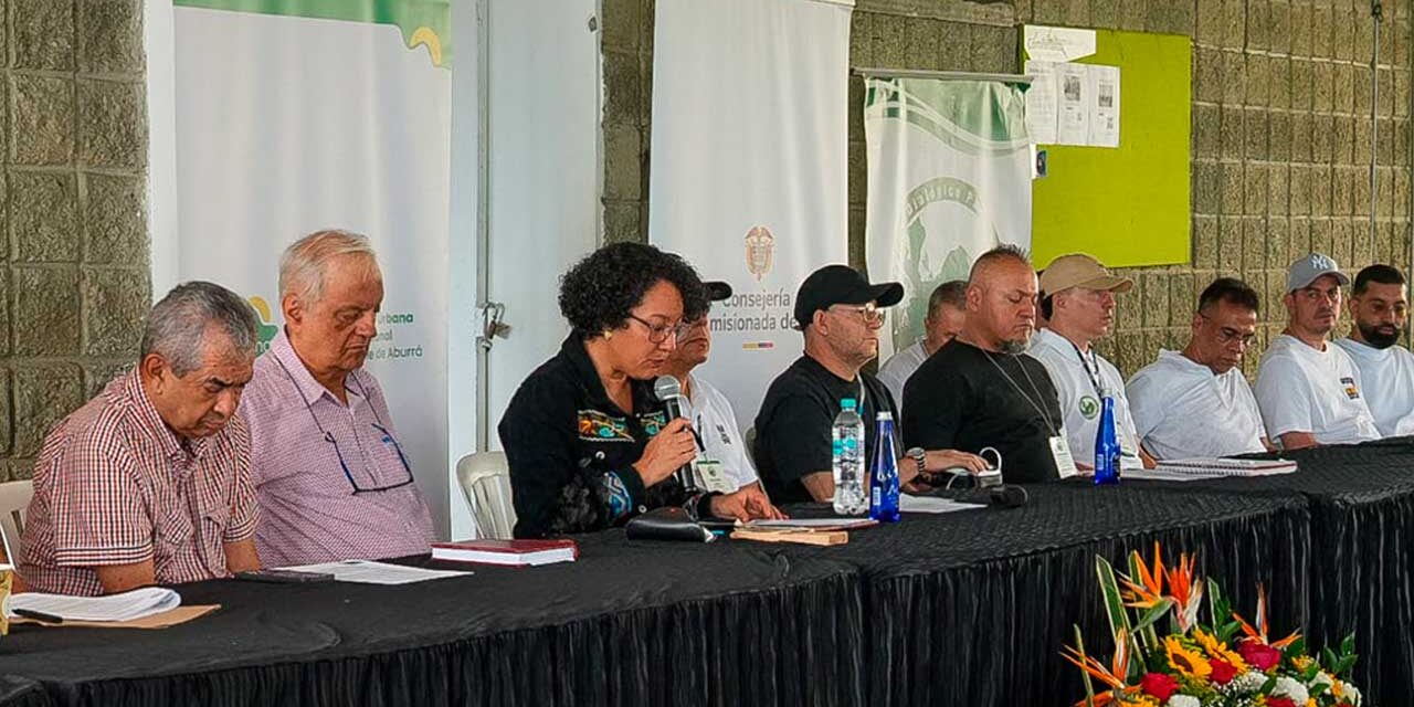 Gobierno y jefes de bandas del Valle de Aburrá reanudan diálogos de paz urbana tras suspensión del proceso