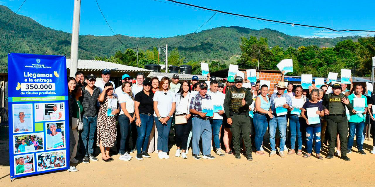 Gobierno reporta entrega de 350.000 títulos de propiedad durante la administración Petro