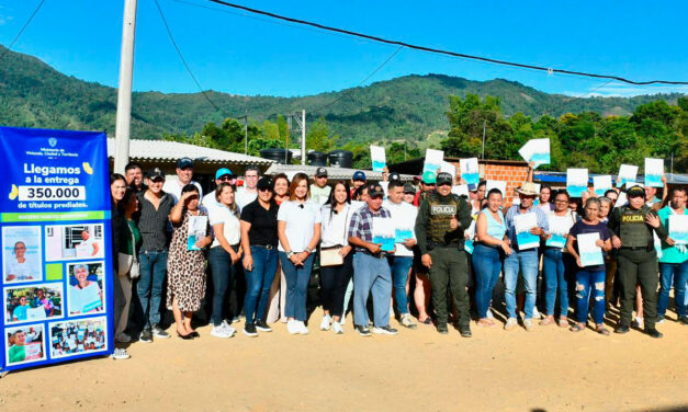 Gobierno reporta entrega de 350.000 títulos de propiedad durante la administración Petro