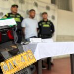 Capturan a dos hombres por hurto agravado tras robo en Laureles