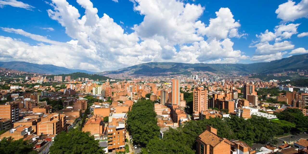 Medellín mantiene balance positivo en calidad del aire durante inicio de 2026