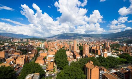Medellín mantiene balance positivo en calidad del aire durante inicio de 2026
