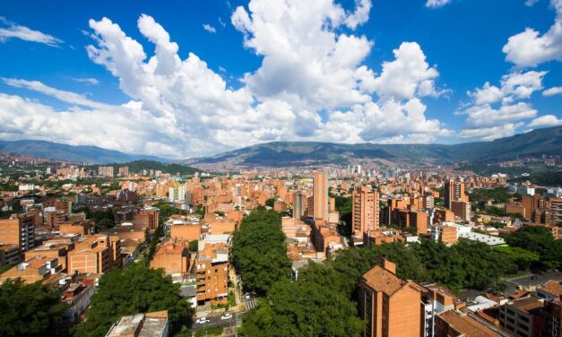 Medellín mantiene balance positivo en calidad del aire durante inicio de 2026