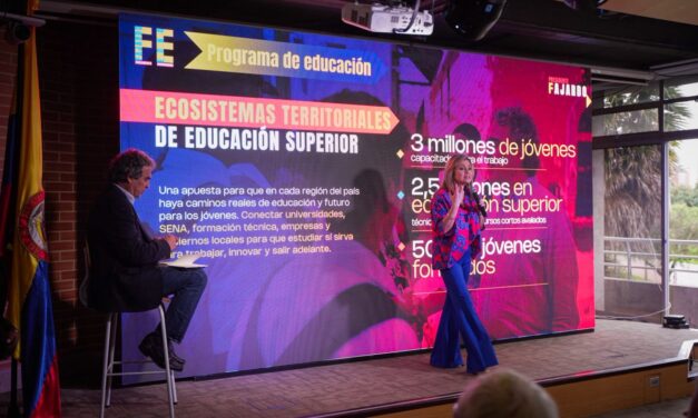 Sergio Fajardo presenta propuesta educativa con enfoque en equidad y cobertura