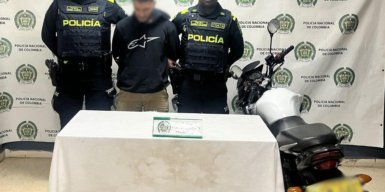 Capturan en San Joaquín a hombre buscado por hurto agravado: tenía motocicleta con presuntas irregularidades