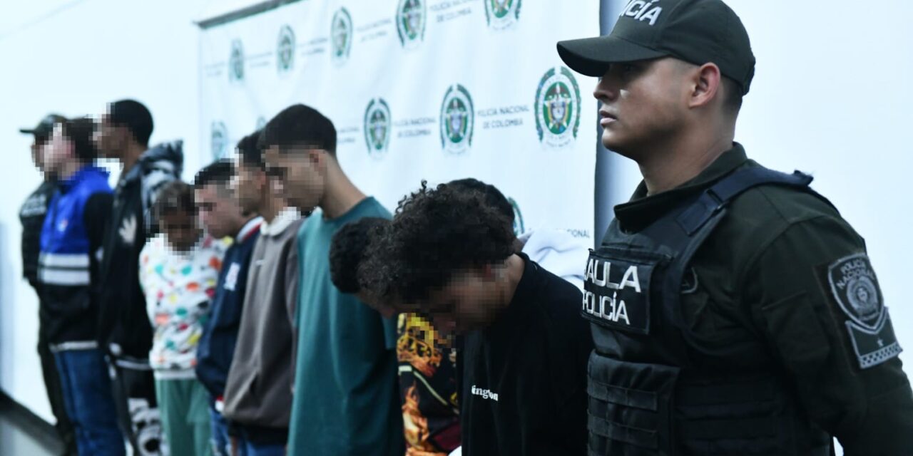 Capturan a nueve presuntos integrantes de “El Salado” en ofensiva contra extorsiones en la Comuna 13 de Medellín