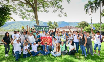 Reforma Agraria entrega en Risaralda predio ligado al paramilitarismo a familias campesinas