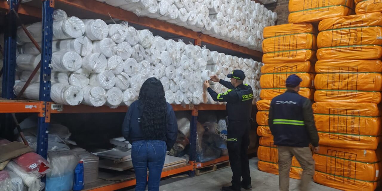 DIAN incauta mercancía de contrabando avaluada en $5.400 millones en Bogotá