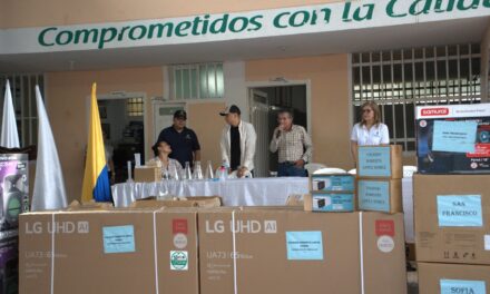 Más de 2.000 estudiantes rurales recibieron dotación tecnológica en Antioquia