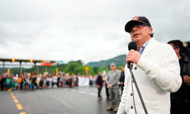 Petro oficializa tarifa diferencial de $700 en peajes de la Autopista del Café y plantea eliminar peajes de forma progresiva