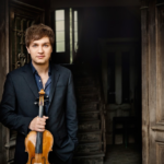 El violista alemán Nils Mönkemeyer debutará en Medellín junto a Filarmed
