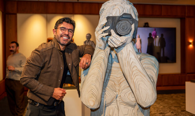 Artista colombiano Christian Albarracín recibe reconocimiento por su aporte al arte contemporáneo