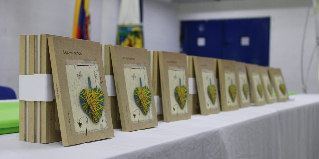 “Los extraños”: el libro escrito por 68 mujeres privadas de la libertad en la cárcel El Pedregal