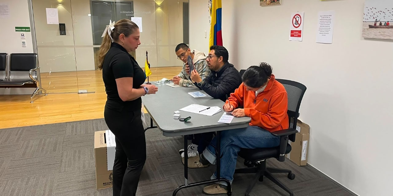 Más de 1,4 millones de colombianos en el exterior ya participan en la segunda vuelta presidencial