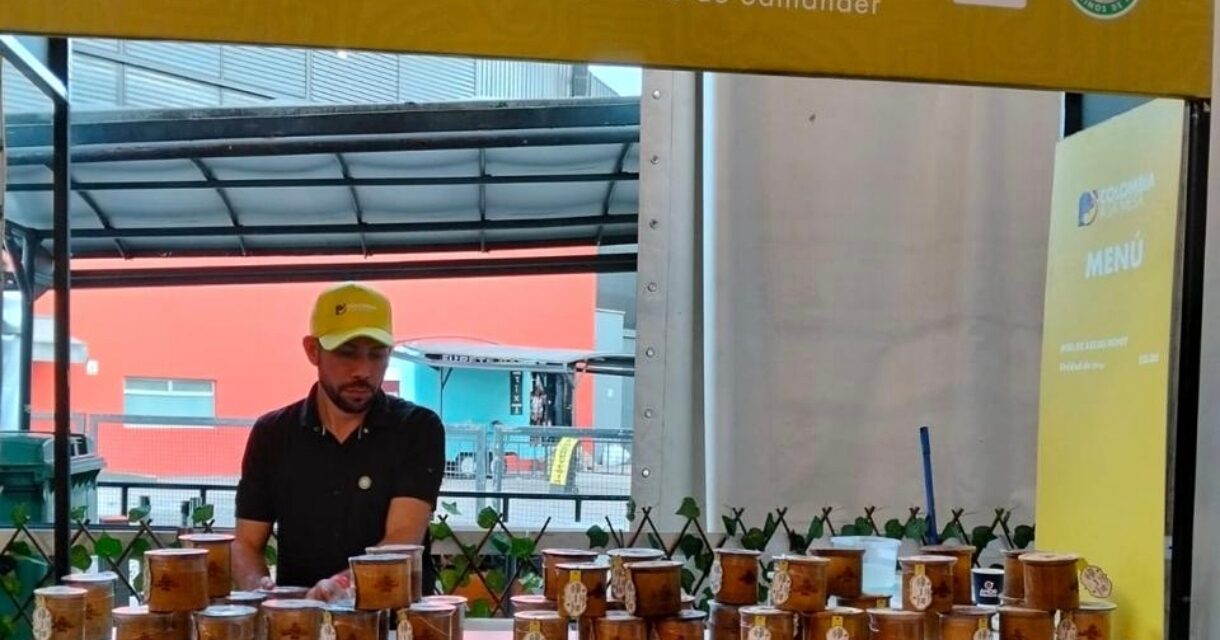 De las armas a las colmenas: la historia de “Honey Peace”, el emprendimiento que transforma vidas en Norte de Santander