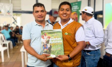 Reforma Agraria avanza en el sur del Tolima: 142 familias campesinas reciben títulos de propiedad en Chaparral