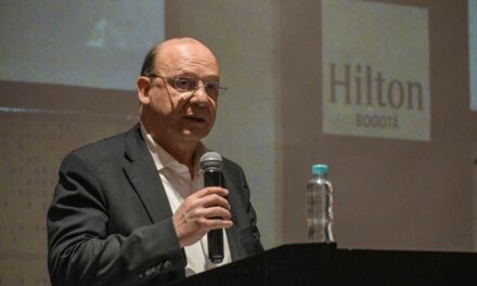 No aceptaremos amenazas en proceso de empalme: Minhacienda