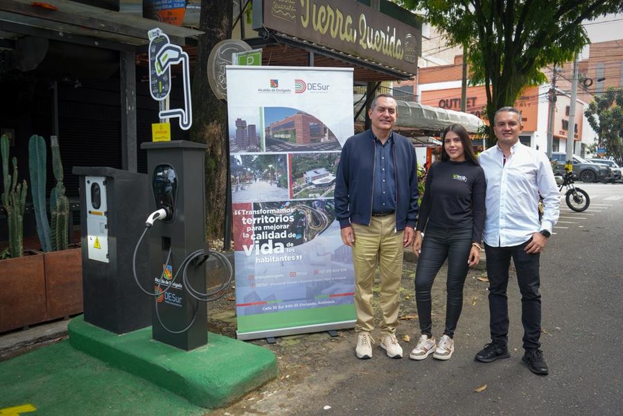 Envigado pone en marcha la primera red pública de carga para vehículos eléctricos