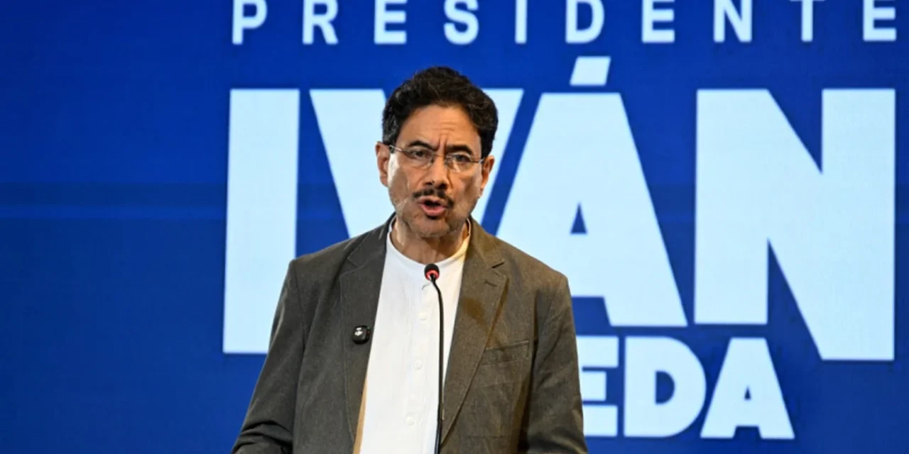 Cepeda reconoce la derrota y válida el triunfo de De la Espriella en una elección de margen mínimo