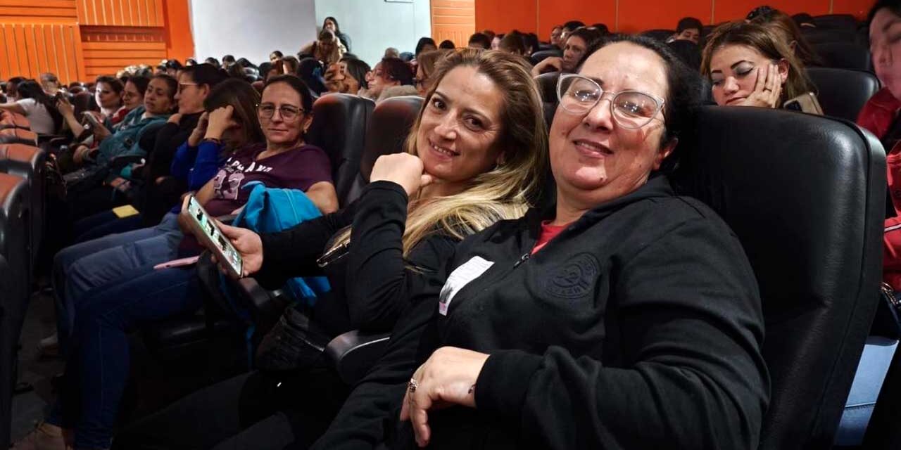 Más de 2.200 madres comunitarias fortalecen sus habilidades digitales para mejorar la atención a la primera infancia