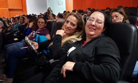 Más de 2.200 madres comunitarias fortalecen sus habilidades digitales para mejorar la atención a la primera infancia