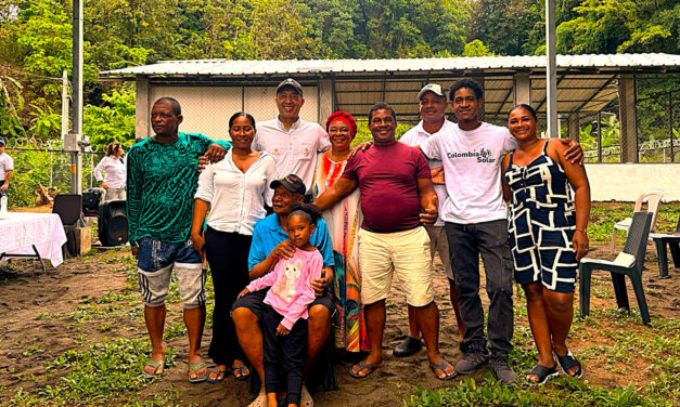 Inversión de $2.100 millones lleva energía solar permanente a comunidad de Nuquí, Chocó