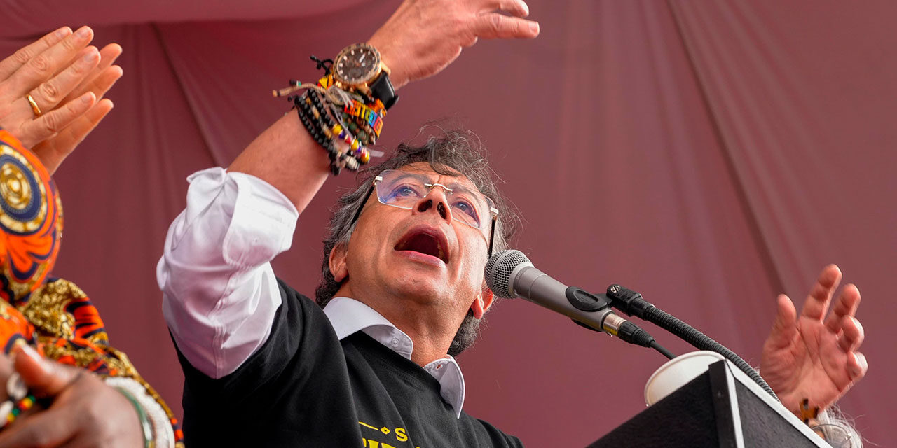 Petro convoca a una “resistencia pacífica” y plantea un “segundo grito de independencia” durante discurso del 20 de Julio