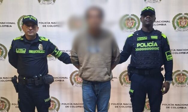 Capturan a un hombre con elementos asociados a material explosivo en el centro de Medellín